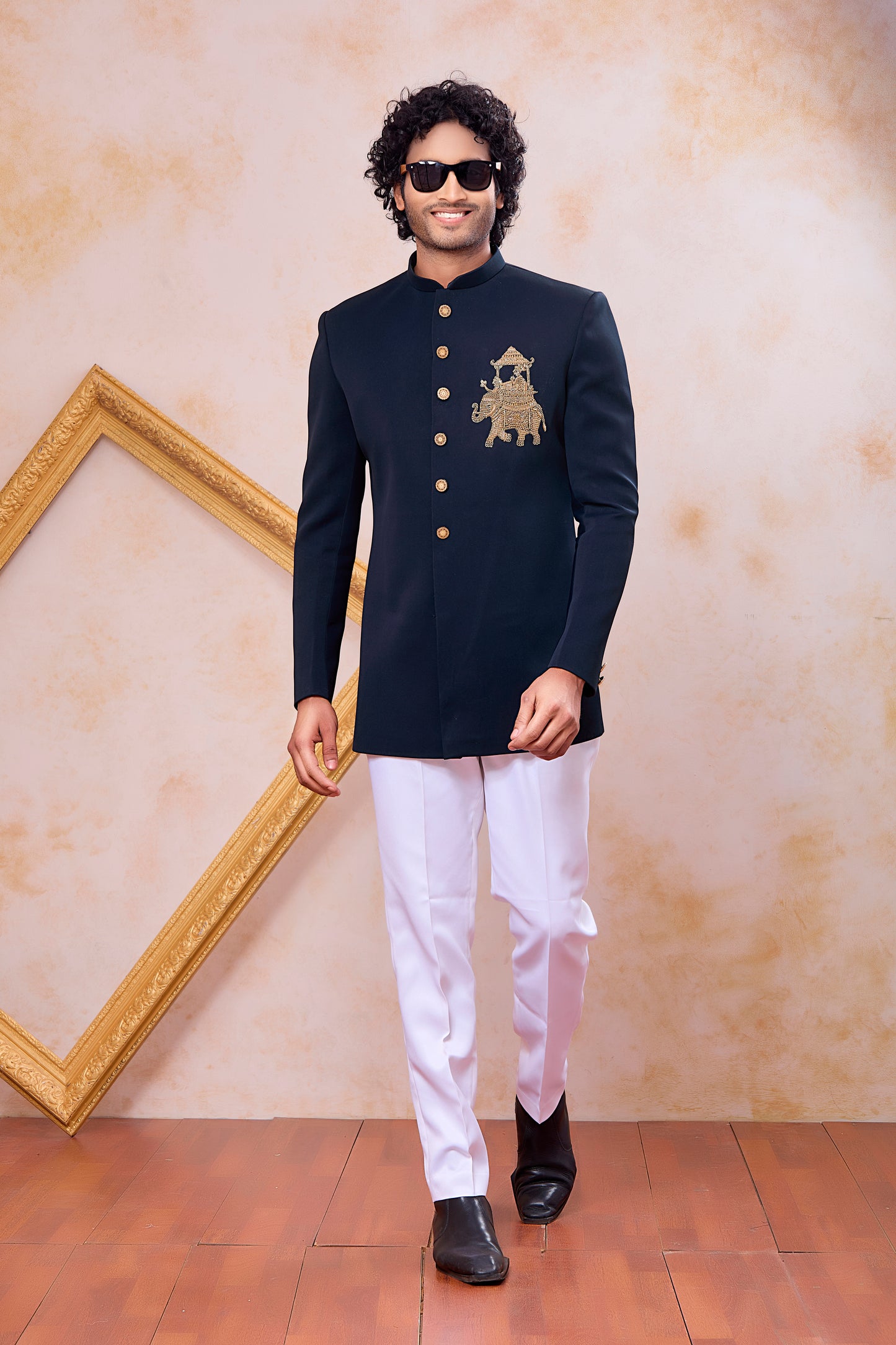 Traditional Indowestren Sherwani.