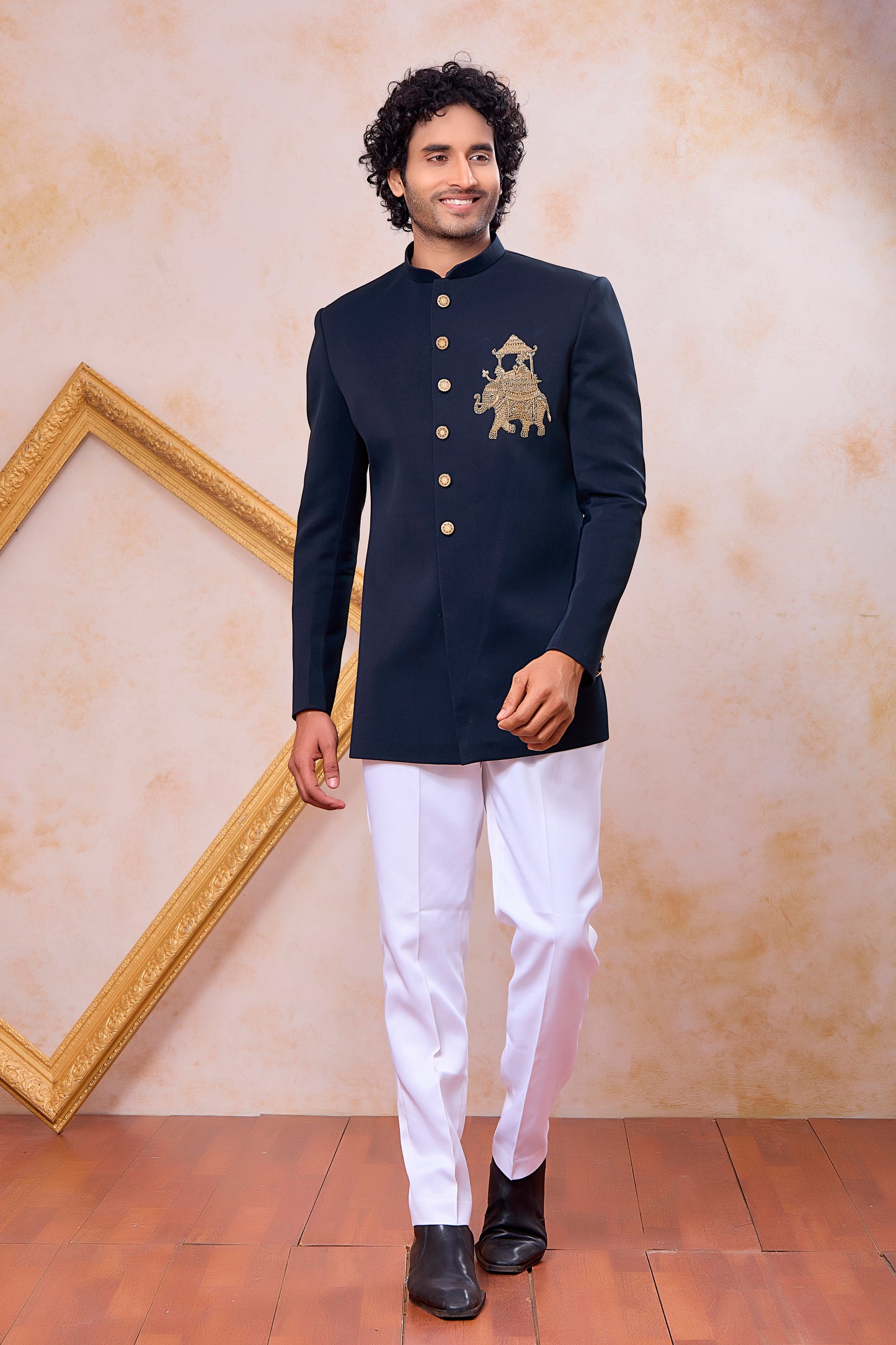 Traditional Indowestren Sherwani.