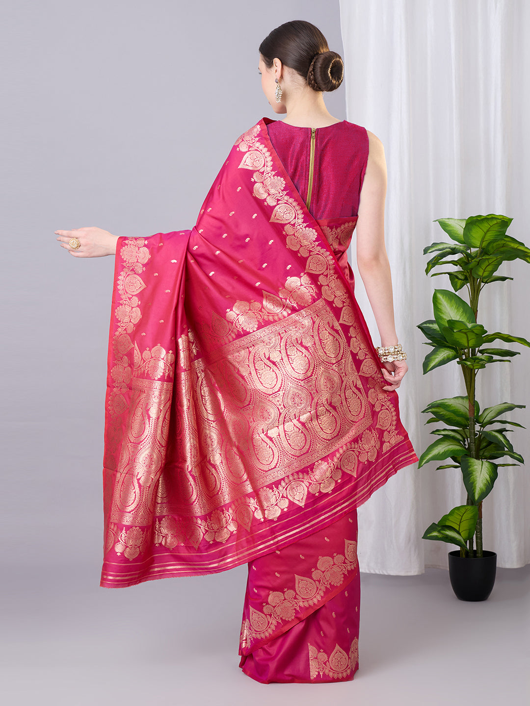 Catalogue Designer Banarasi Silk Saree