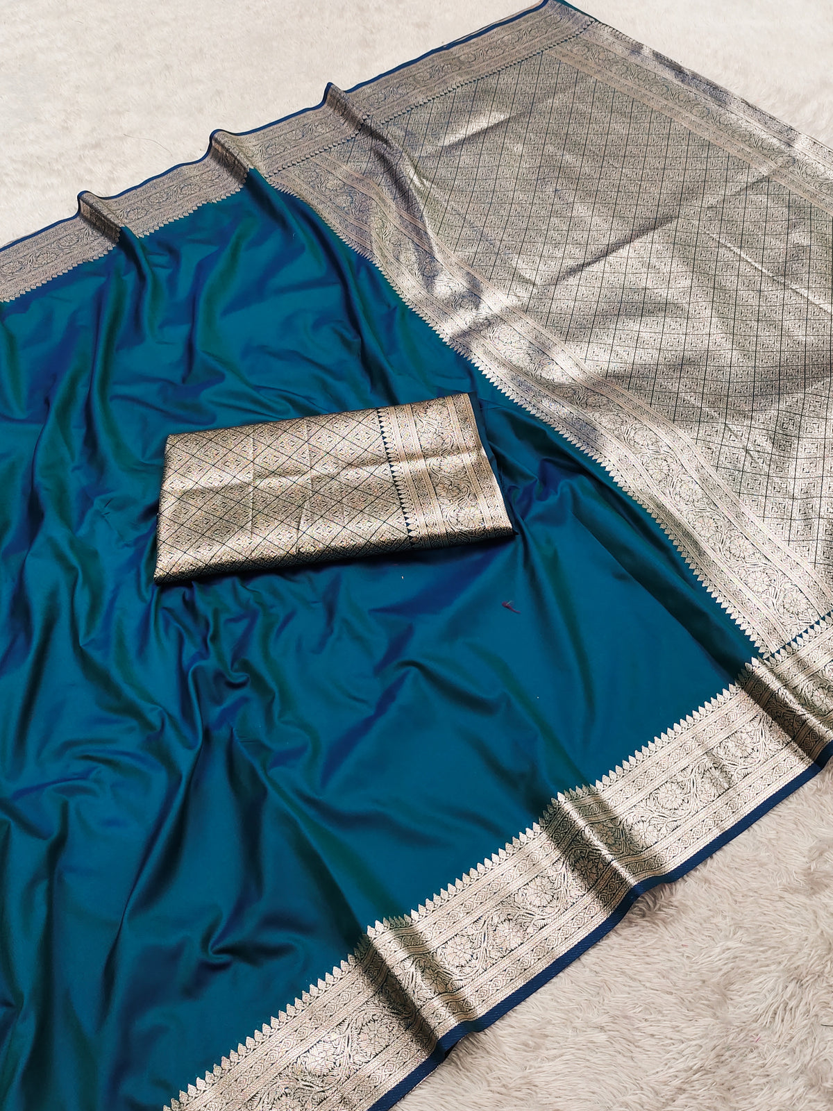 Catalogue Designer Silk Saree
