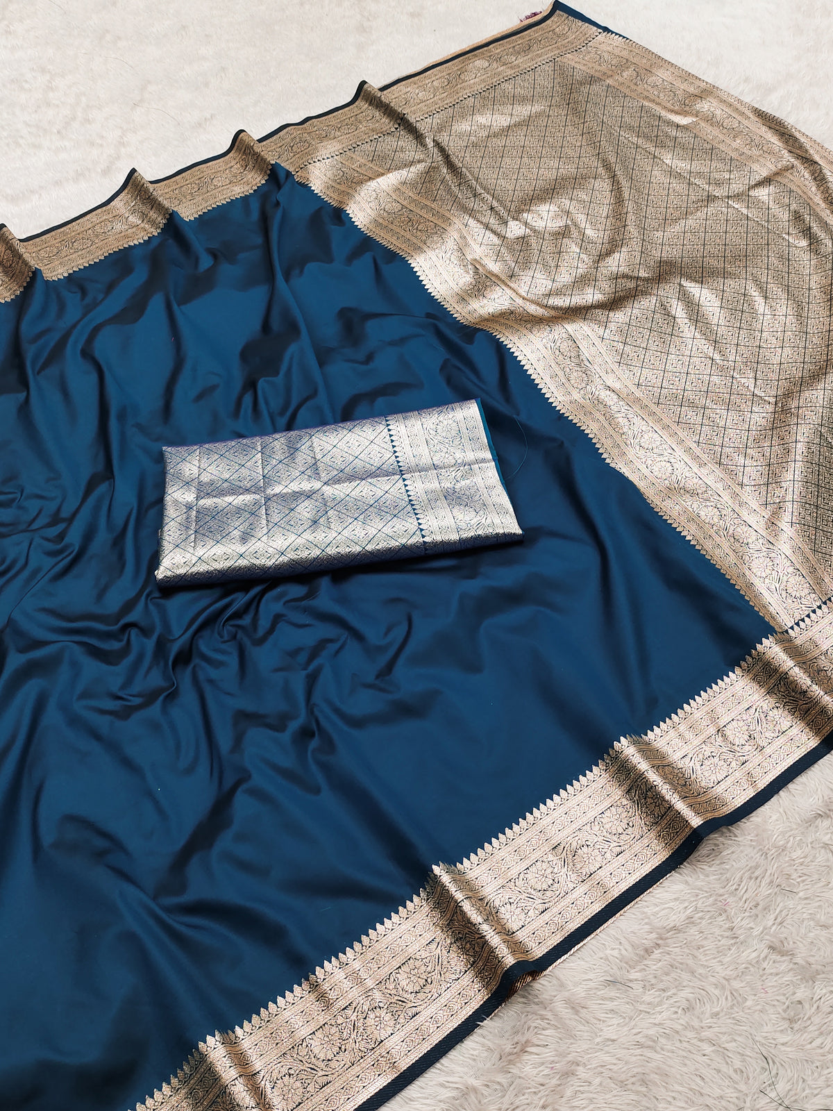 Catalogue Designer Silk Saree