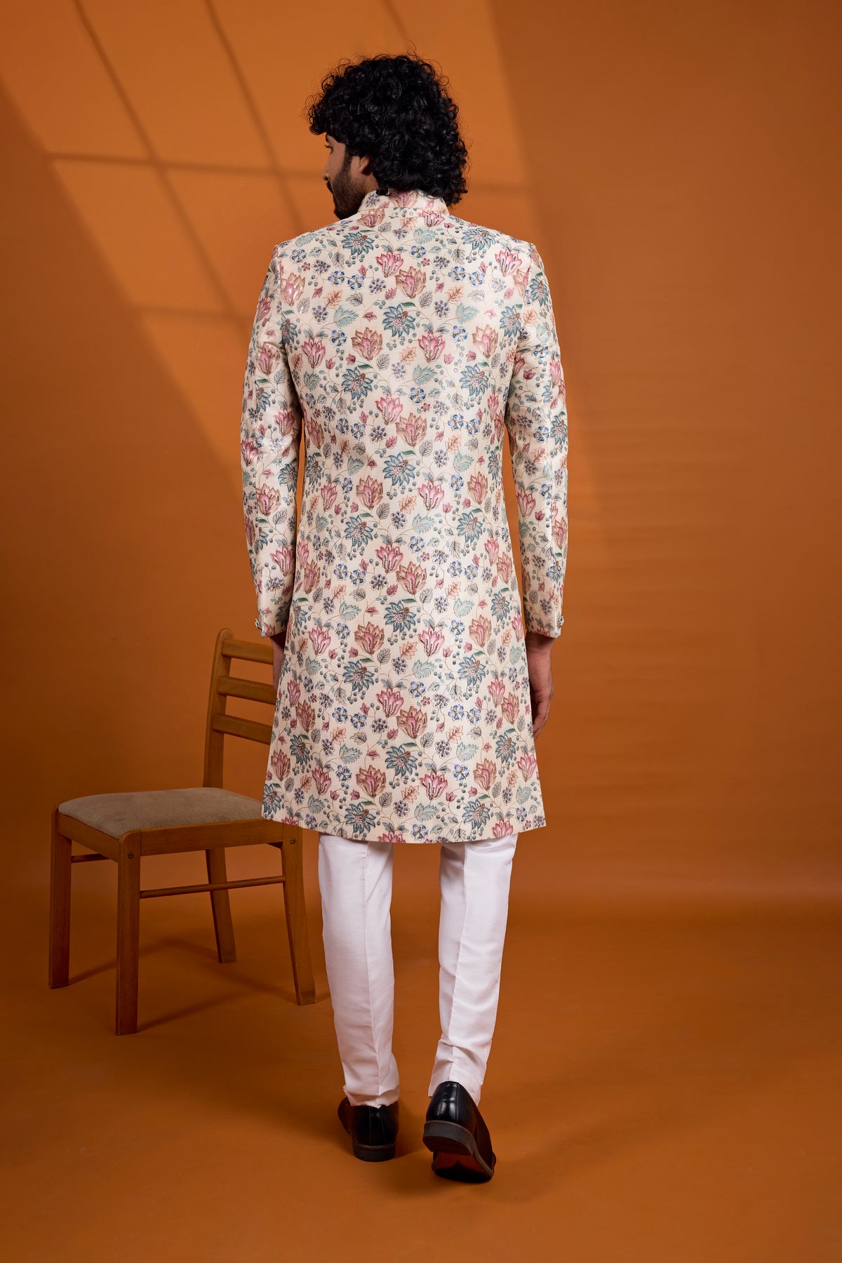 Traditional Indowestren Sherwani.