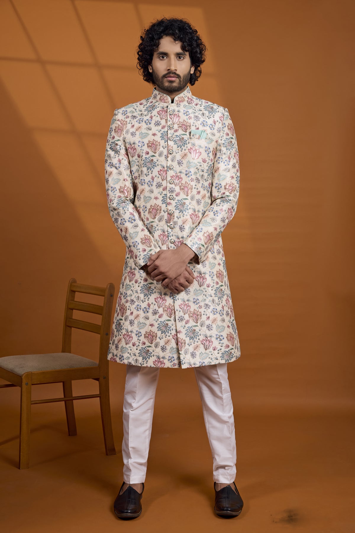 Traditional Indowestren Sherwani.