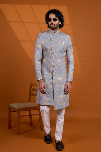 Traditional Indowestren Sherwani.
