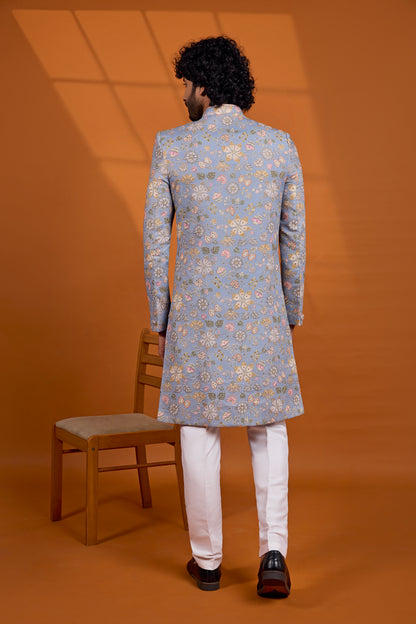 Traditional Indowestren Sherwani.