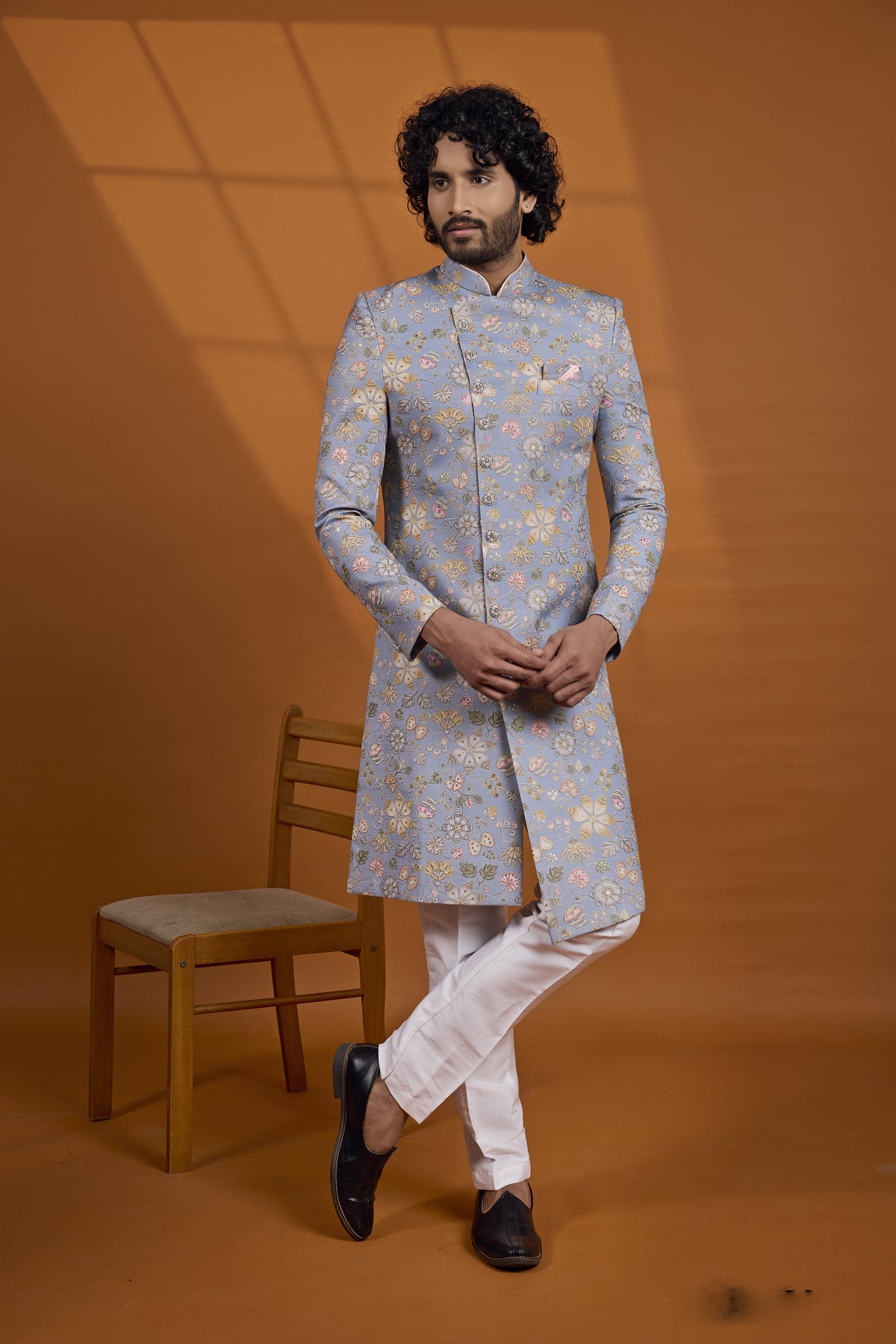 Traditional Indowestren Sherwani.