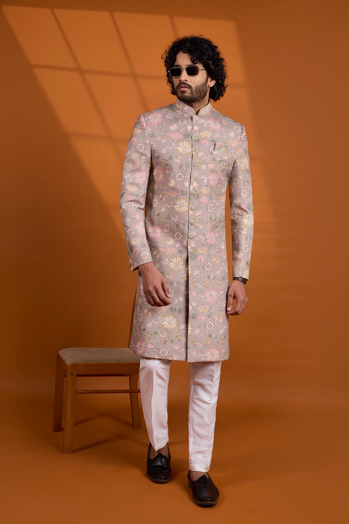 Traditional Indowestren Sherwani.