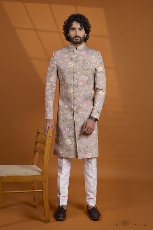 Traditional Indowestren Sherwani.