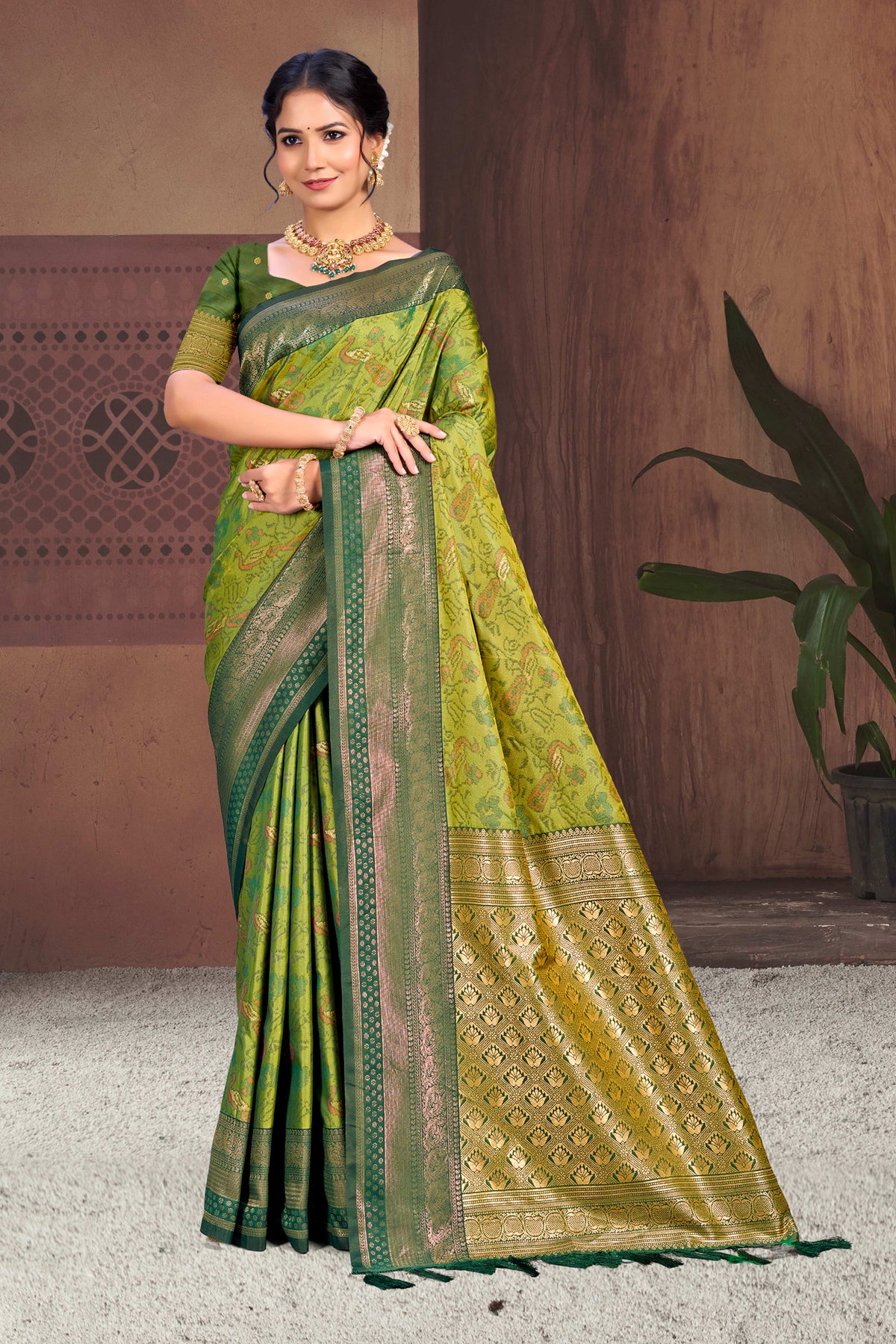 Catalogue Designer Silk Saree