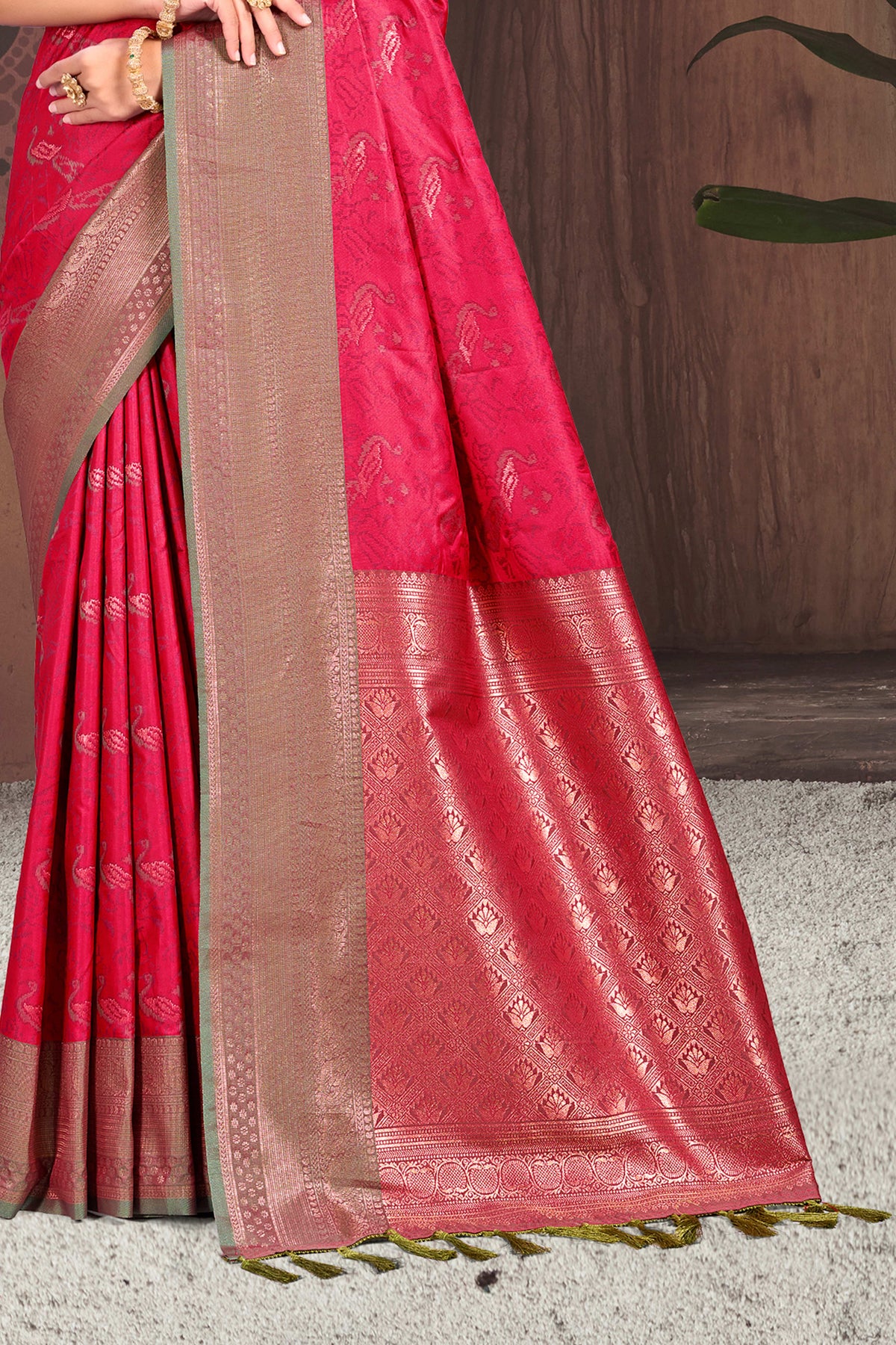 Catalogue Designer Silk Saree