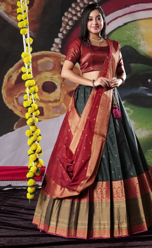New Semi Stitiched Banarasi Lehenga Choli
